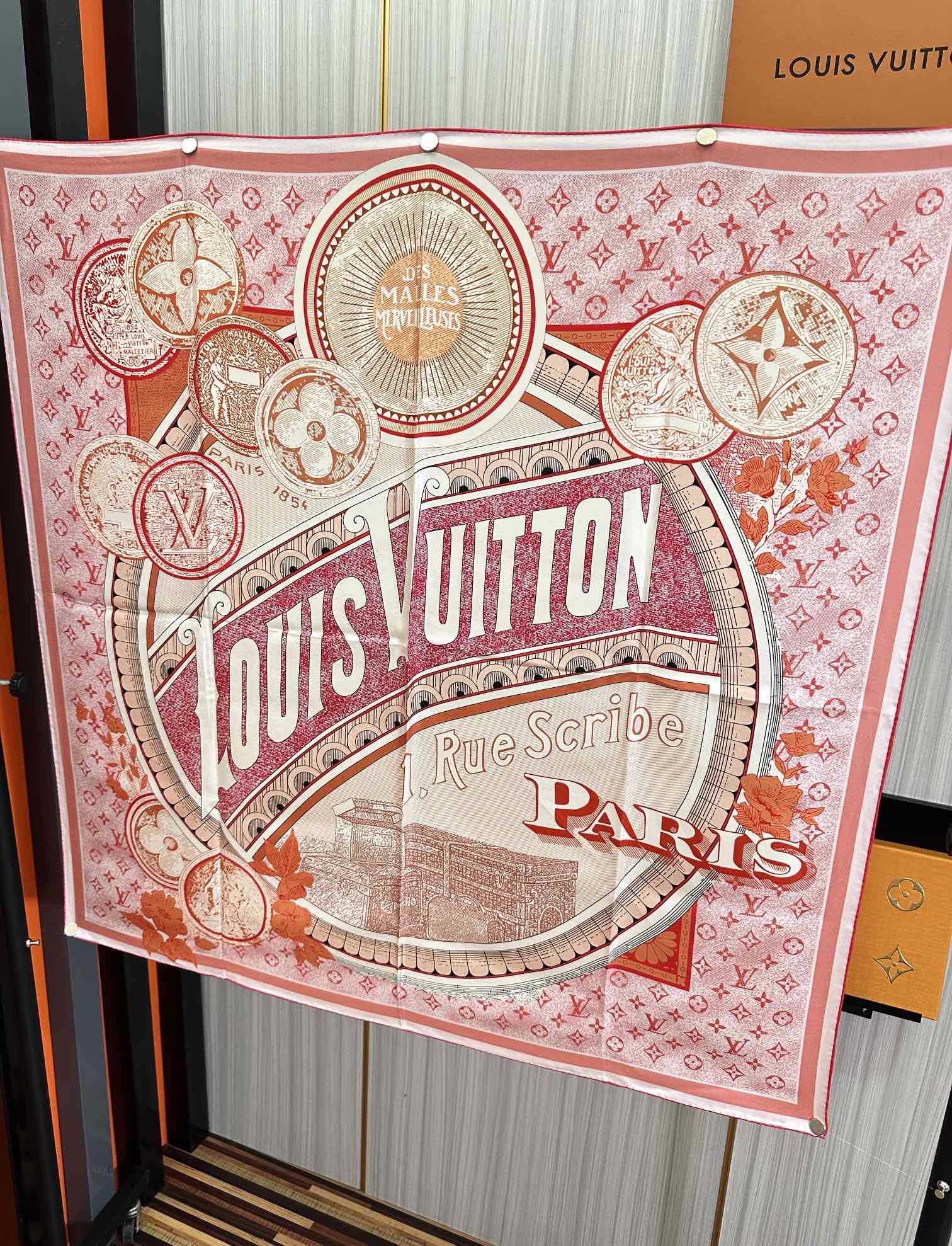 Louis Vuitton Scarf